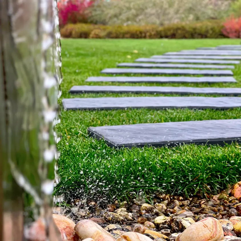 Фото 9 шаговая плита Stone Графитовый Серый в ландшафтном дизайне