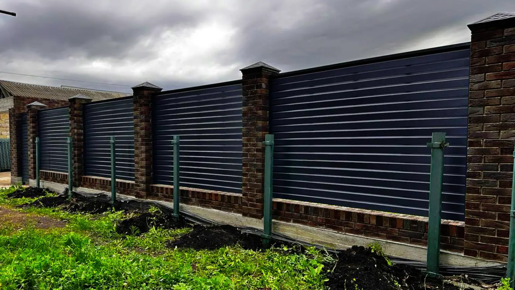 Фото 4 забор жалюзи Хай-Тек RAL7024 МАТТЕ Серый Графит