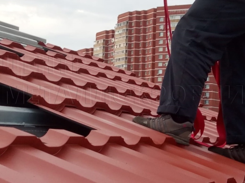 Металлочерепица Геркулес 8004 терракотовый Стальной Бархат от Центра Металлокровли в Ханты-Мансийске